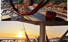 Esperanto Bed&Breakfast Surf Hostel